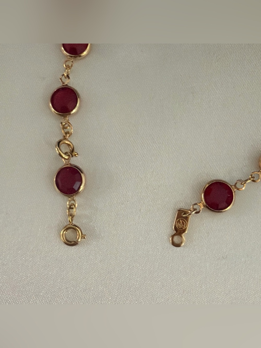 Vintage Swarovski Gold Tone and Red Crystal Bracelet 8 Inches - Picture 7 of 11